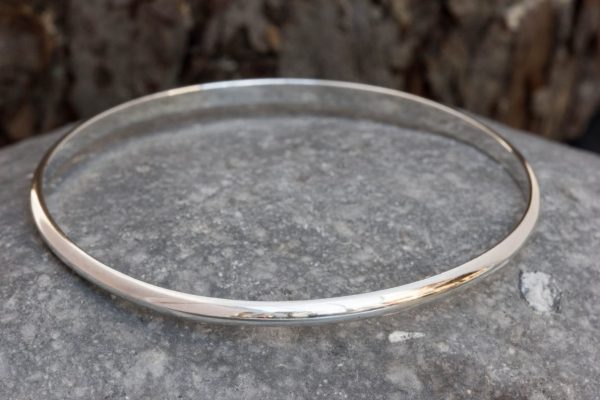 Plain shiny bangle