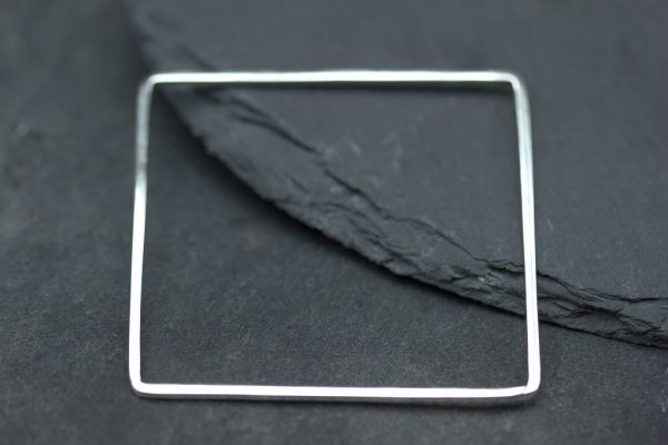 Square bangle
