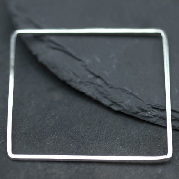 Square bangle