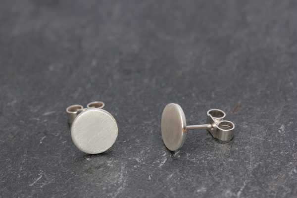 Round Satin studs