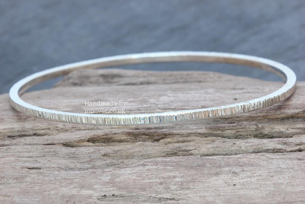Line hammered Square bangle 1wm Line Hammered Square wire bangle