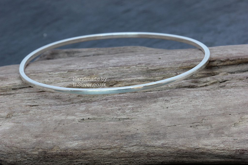 Square wire round bangle 1wm Plain Square wire bangle