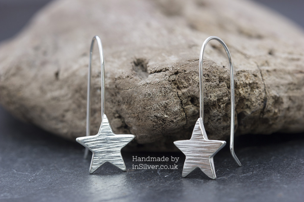Star earrings line hammered hooks view 1 1024