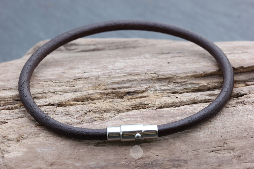 Brown leather smooth 1024wm