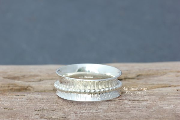 Spinner Ring - Line hammered/bead band 2