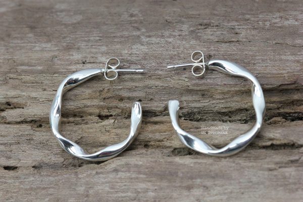 Ribbon Twist Hoop Earrings