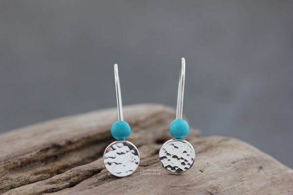 Turquoise Howlite Glitter Hammered Disc Earrings