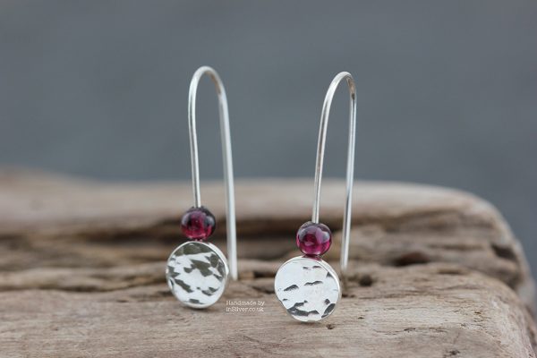 Garnet Glitter Hammered Disc earrings