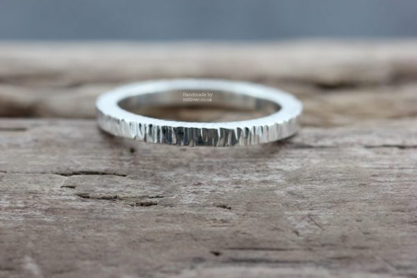 Square wire ring, line hammered